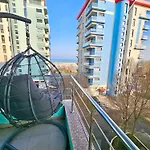 Summerland Seaview Premium 아파트