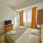 Summerland Seaview Premium