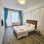 Summerland Seaview Premium מאמאיה