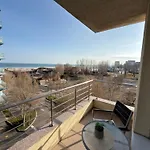 Summerland Seaview Premium 아파트 마마이아
