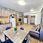 דירה Summerland Seaview Premium