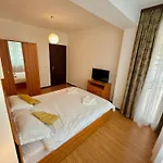 아파트 Summerland Seaview Premium 마마이아