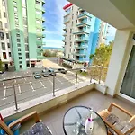 Summerland Seaview Premium 아파트 *