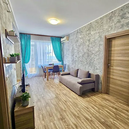 Summerland Seaview Premium * Mamaia