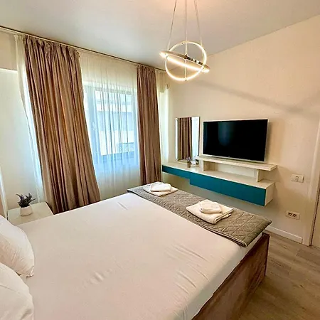 Summerland Seaview Premium Apartment Mamaia