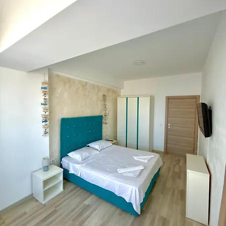 Summerland Seaview Premium Mamaia