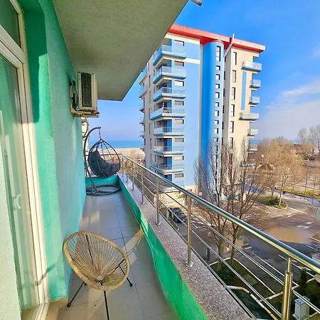 Summerland Seaview Premium * Mamaia