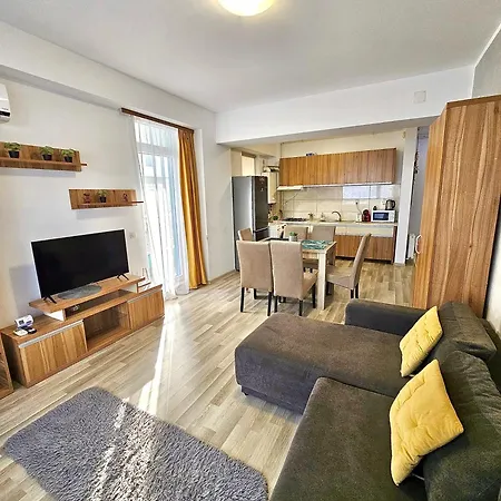 Summerland Seaview Premium Mamaia