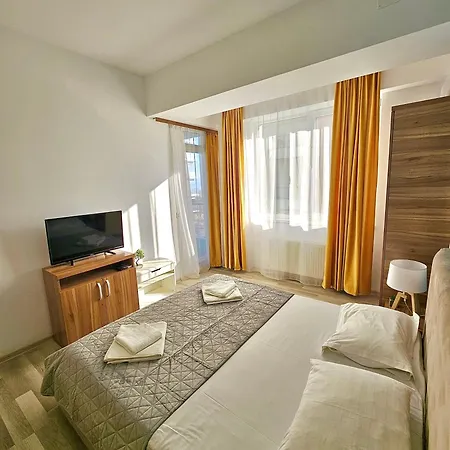 Summerland Seaview Premium * Mamaia