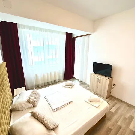 Summerland Seaview Premium Mamaia