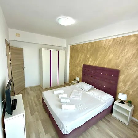 Apartment Summerland Seaview Premium Mamaia
