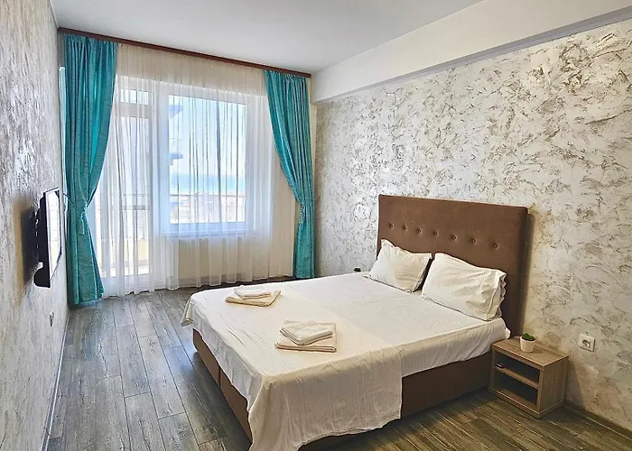 Summerland Seaview Premium Mamaia